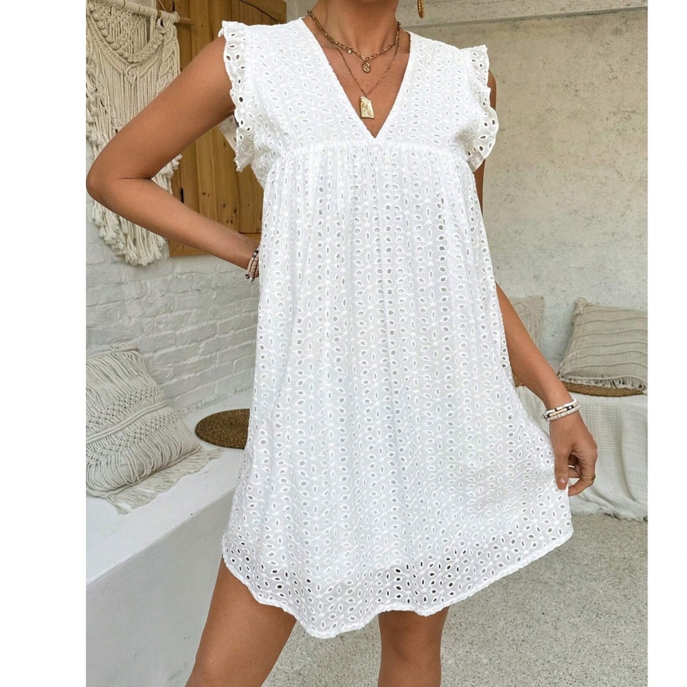 Boho white e v neck eyelet smock Ruffle dress - Picture 3 of 5